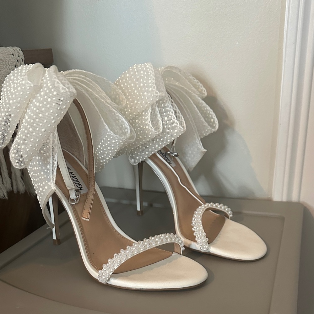 Steve Madden Cream Pearl-Embellished Bow Ankle-Strap Heels